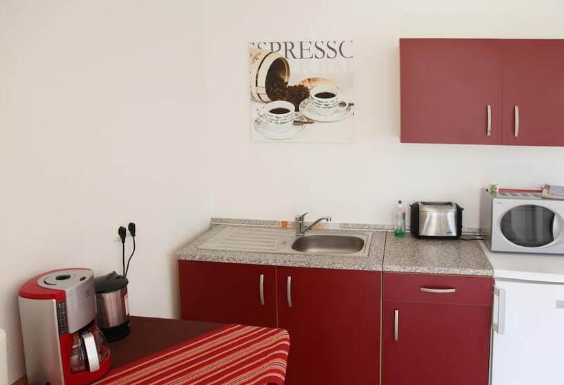 Отель Pension & Appartments Landhaus Bettina Fulda