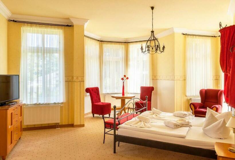 Ostseehotel Villen Im Park Ein Rovell