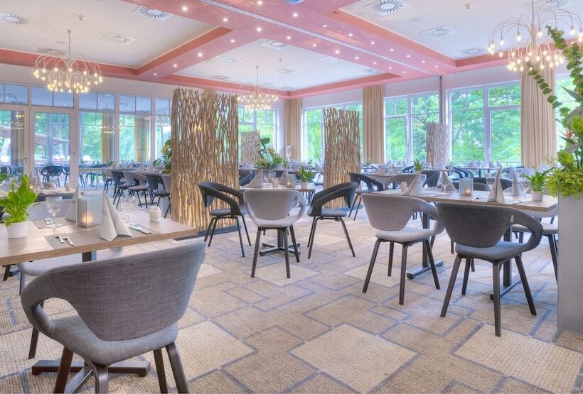 Ostseehotel Villen Im Park Ein Rovell