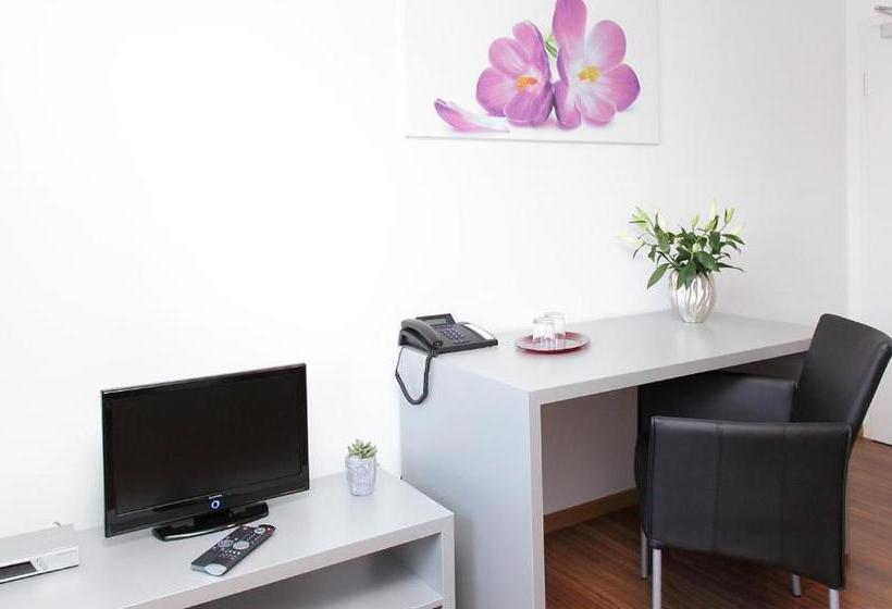 בית מלון כפרי Pension Arkade