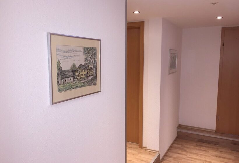 Отель Pension Im Wirtshaus Himberg