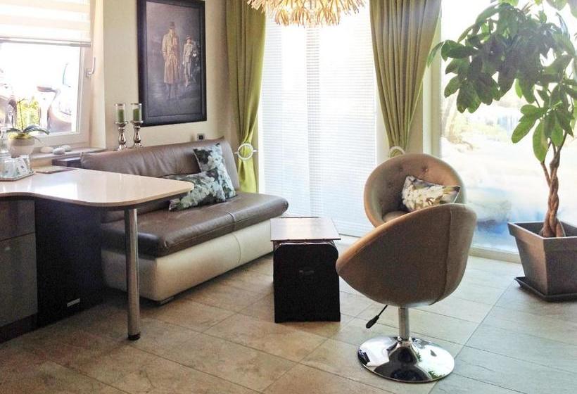 ホテル Pension Schlossidyll