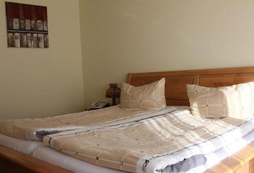 هتل Pension Walddorf