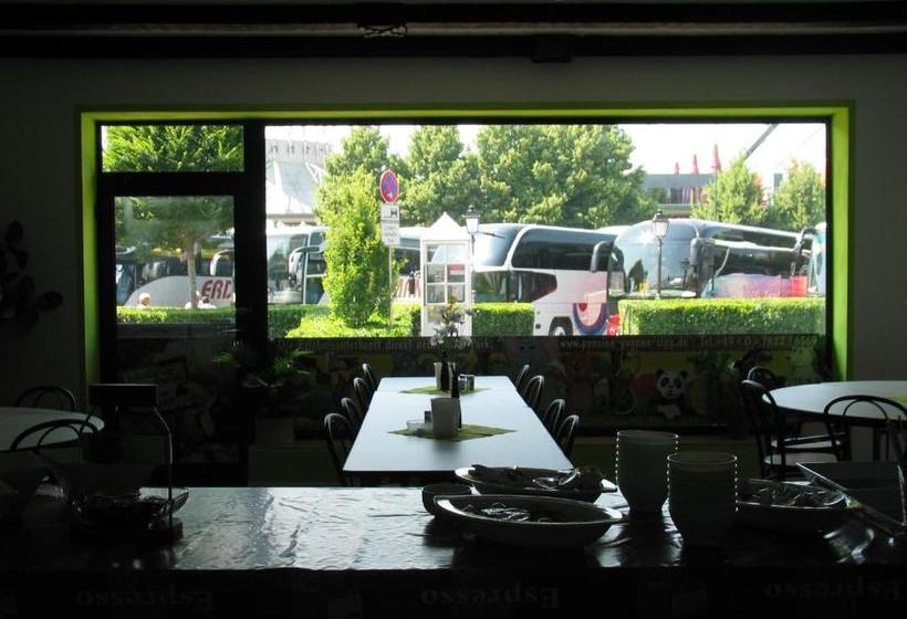 ホテル Pension Am Park