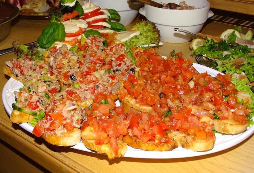 בית מלון כפרי Und Restaurant Piccolo