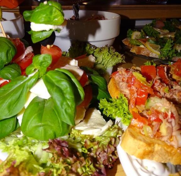 בית מלון כפרי Und Restaurant Piccolo