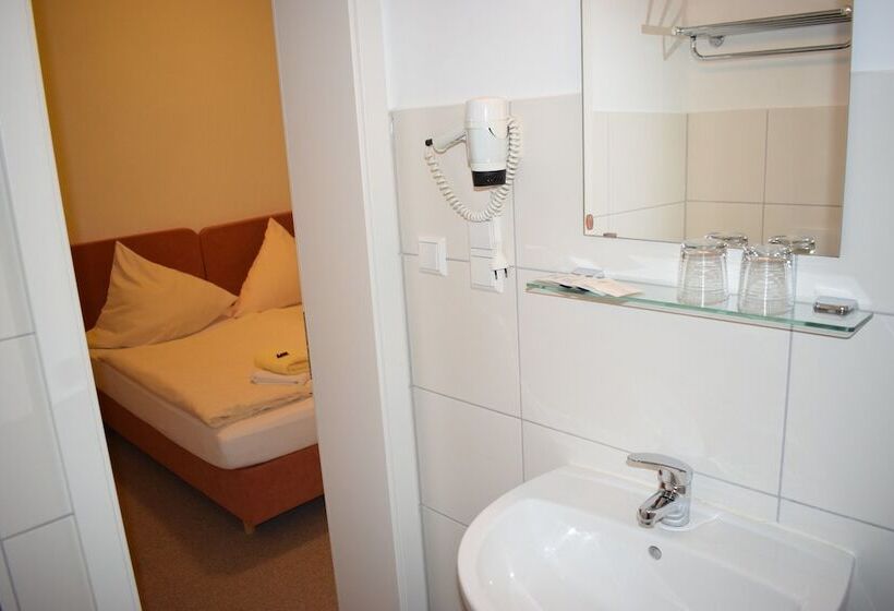 فندق Ratsstuben Kalbe