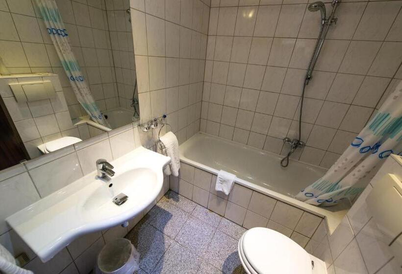 酒店 Ravel International