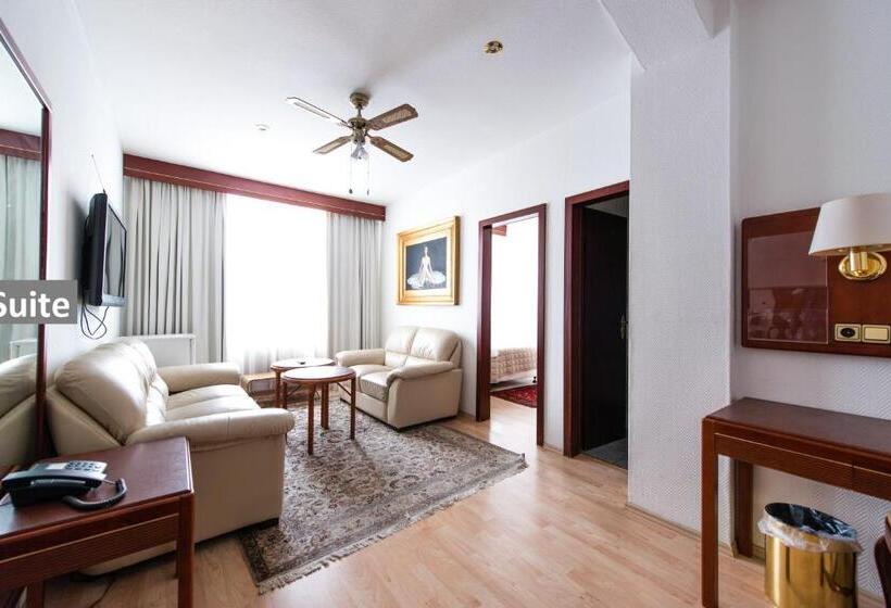 酒店 Ravel International