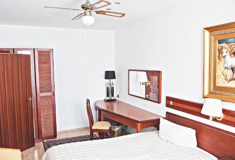 酒店 Ravel International