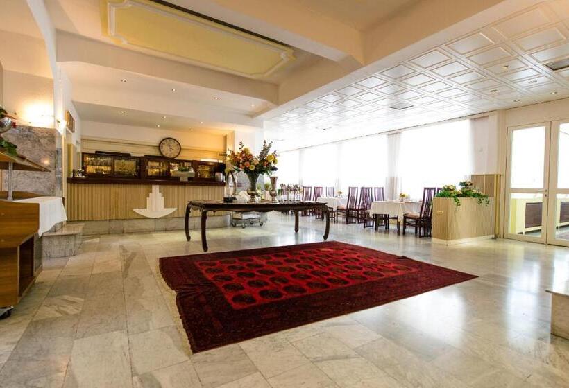 酒店 Ravel International