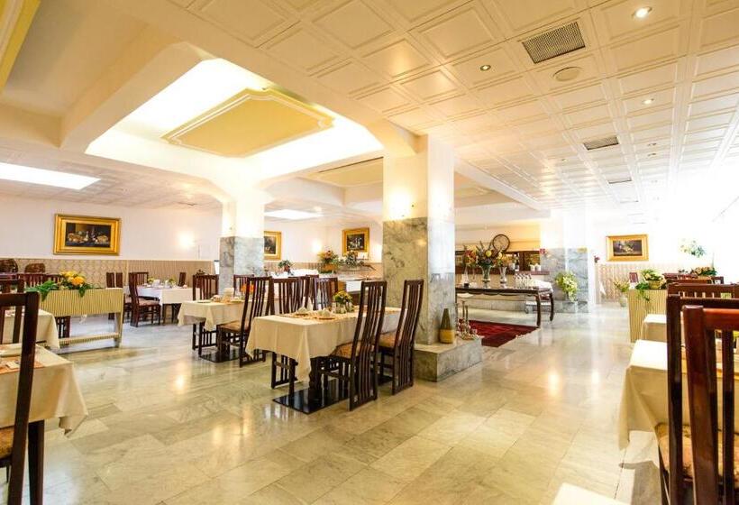 酒店 Ravel International