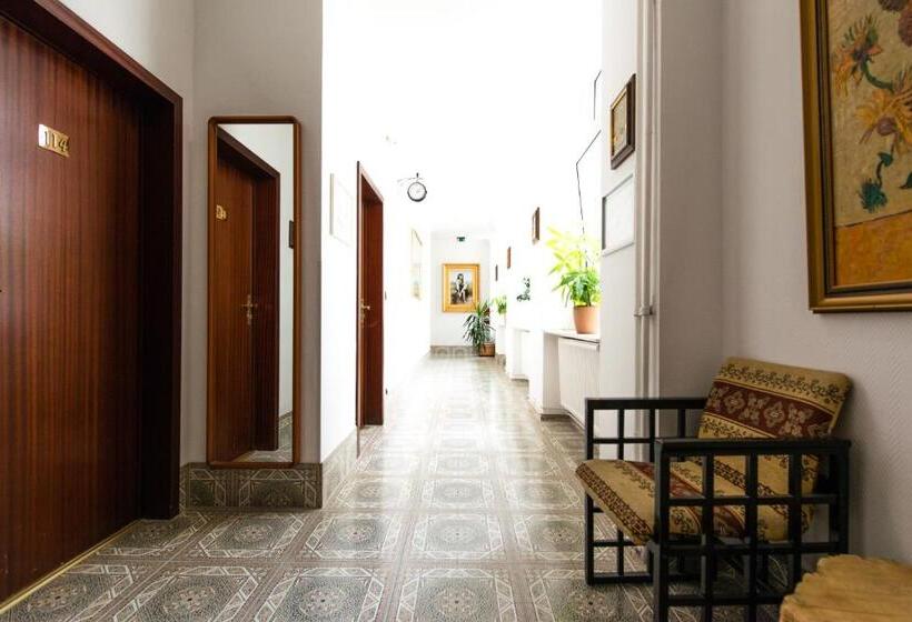 酒店 Ravel International