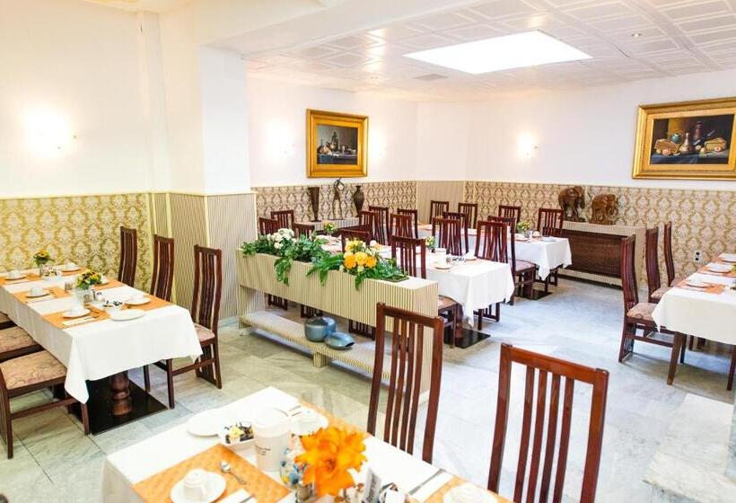 酒店 Ravel International