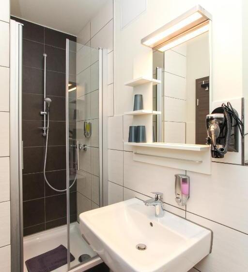 Отель Restaurant & Pension Eshramo