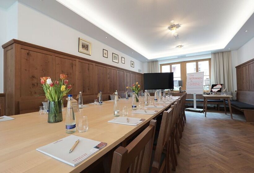 فندق Schattenhofer Braugasthof