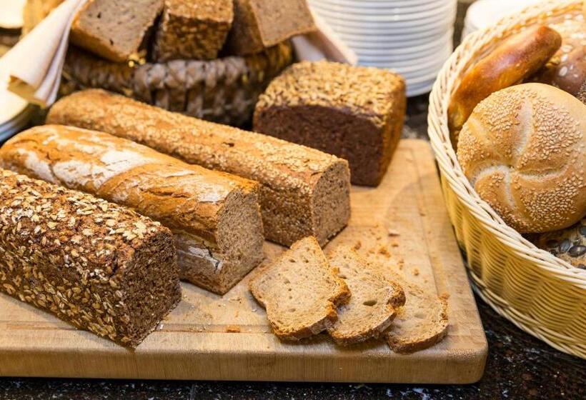 בית מלון כפרי Schmiede7