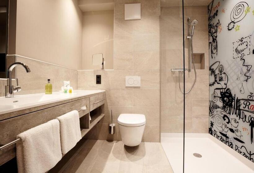 בית מלון כפרי Schmiede7