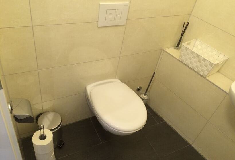 هتل Slamba Hostel