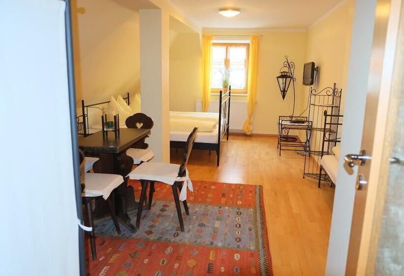 호텔 Tiroler Landgasthaus