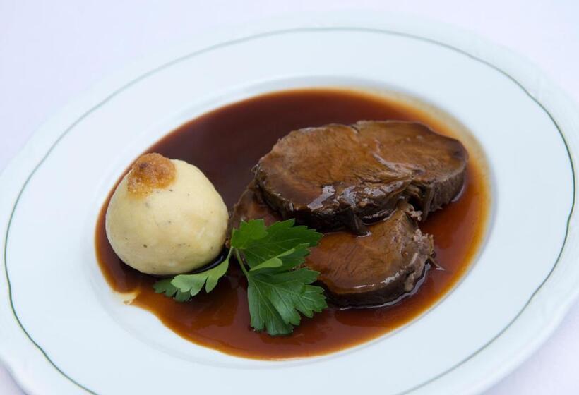 בית מלון כפרי Und Weinhaus Zum Krug