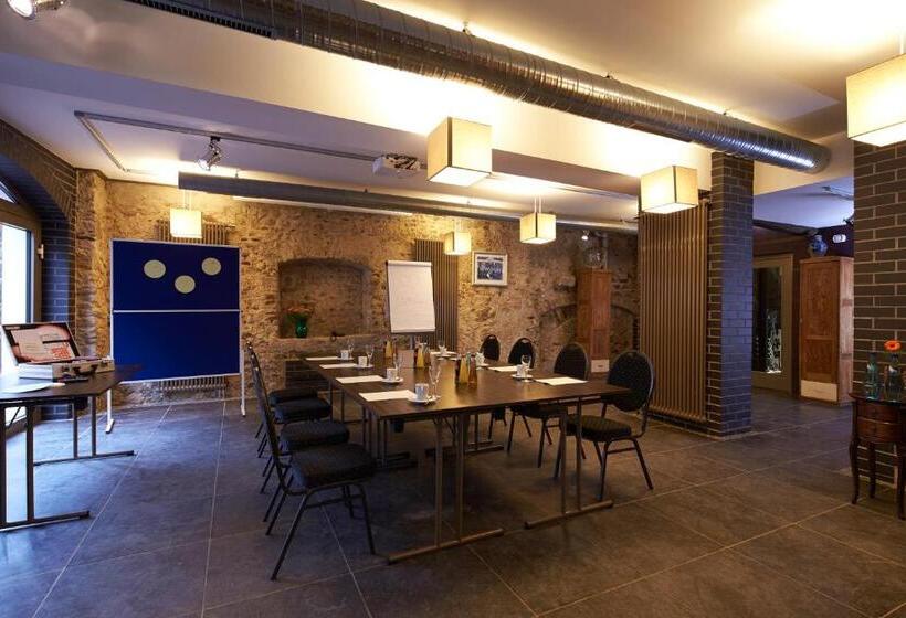 בית מלון כפרי Und Weinhaus Zum Krug