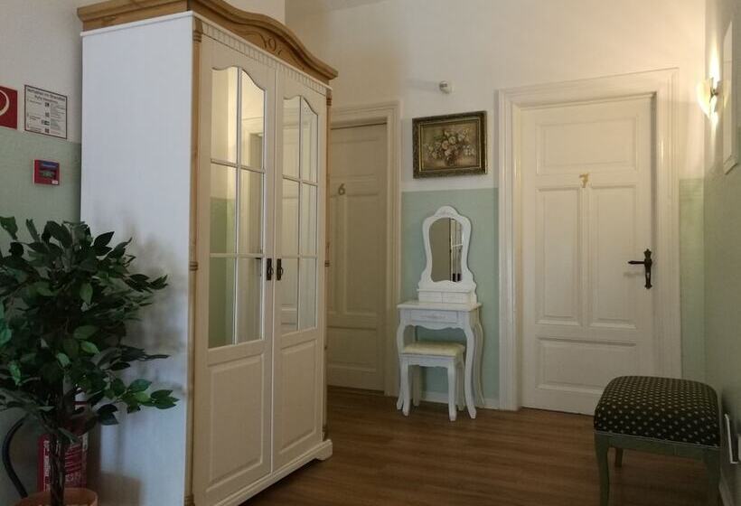 בית מלון כפרי Villa Alice