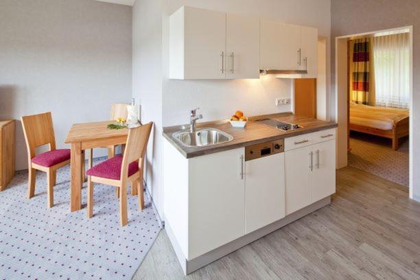 Plusnaturhotel Direkt Am Ederseeufer Waldhotel Wiesemann Und Ferienapartments