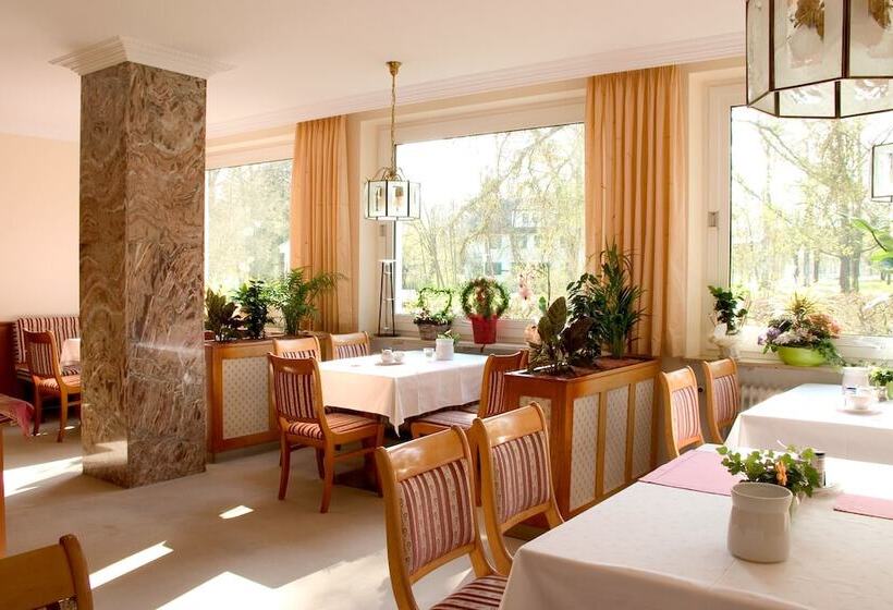 Wohlfühlhotel Am Rosengarten Garni