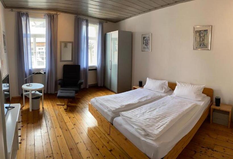 הוסטל Gasthaus Zur Sonne