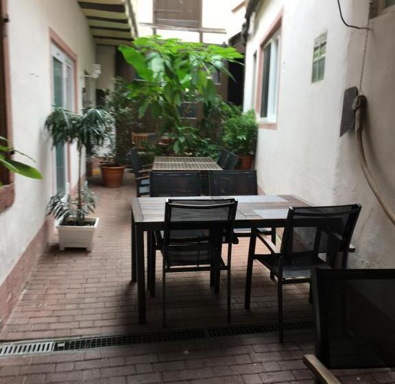 הוסטל Gasthaus Zur Sonne