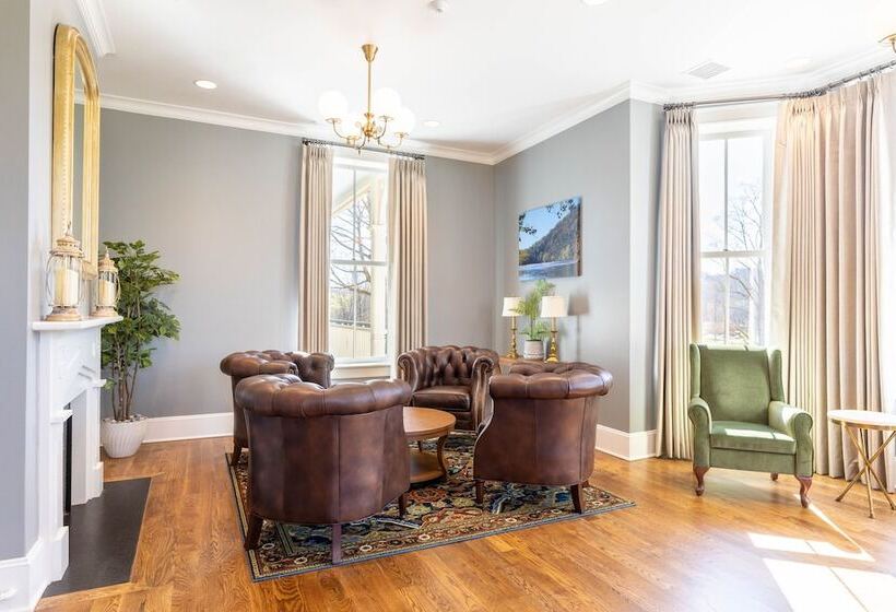 فندق صغير The Inn At Foster Falls