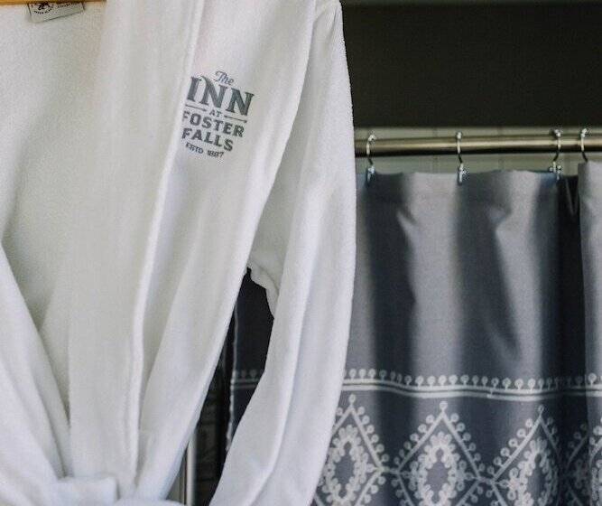 فندق صغير The Inn At Foster Falls
