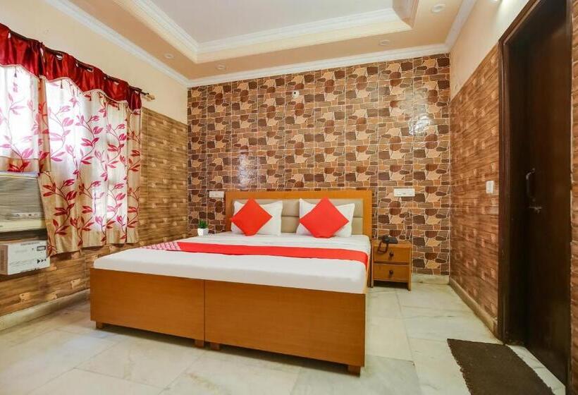 Flagship Hotel Ashirwad