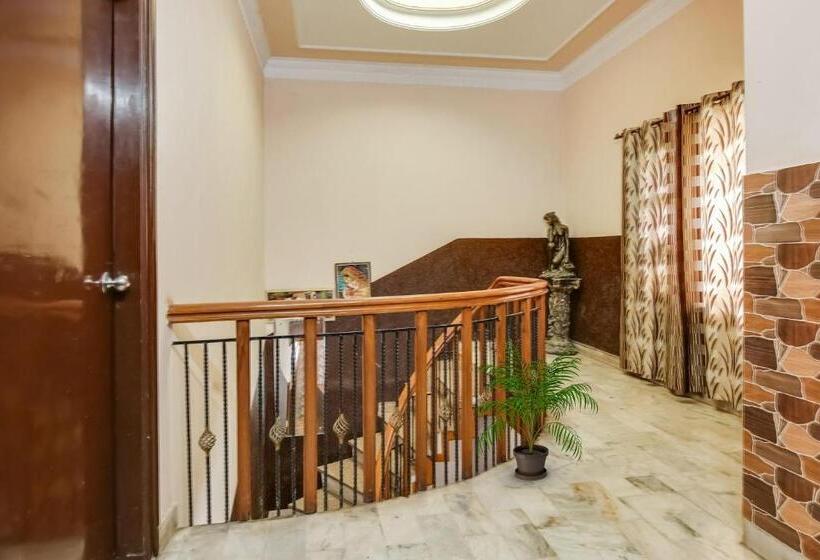 Flagship Hotel Ashirwad