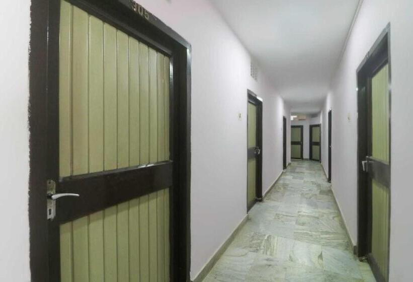 Flagship Hotel Maitry