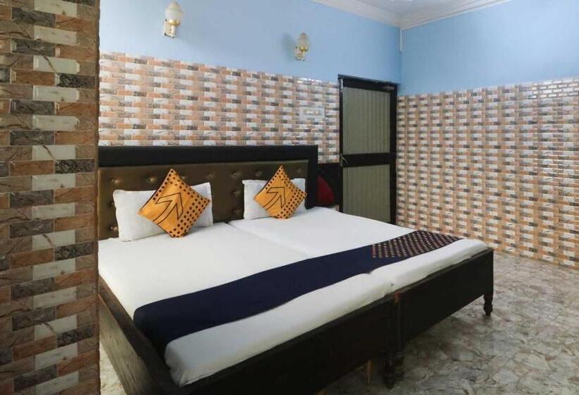 Flagship Hotel Maitry