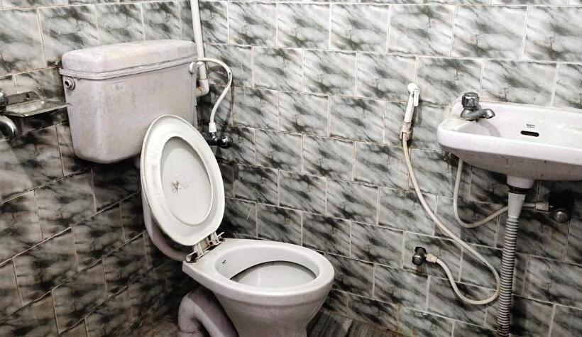 Flagship Hotel Maitry