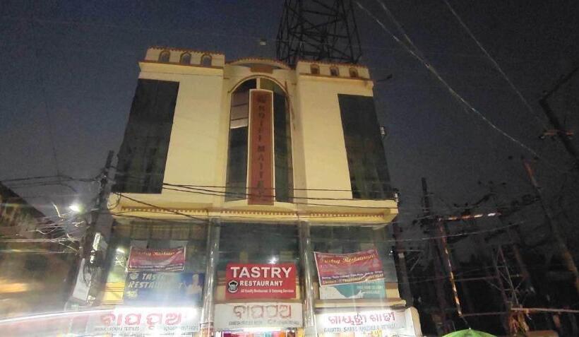 Flagship Hotel Maitry