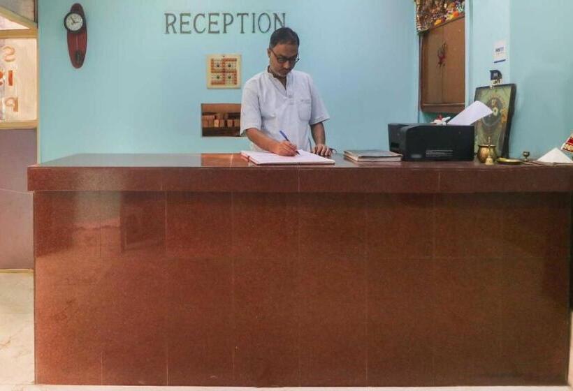 Flagship Hotel Maitry