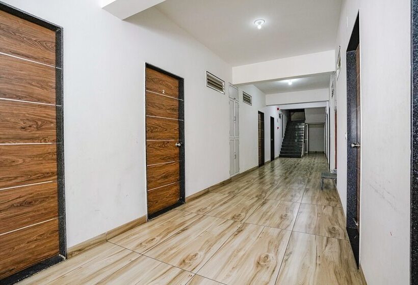 فندق Fabexpress Royal Inn