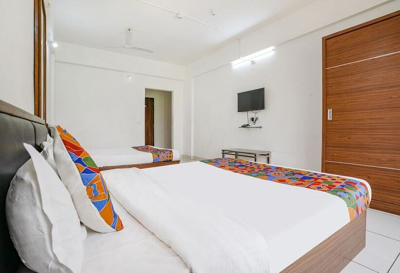 فندق Fabexpress Royal Inn