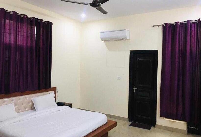 Flagship New Hotel Sky