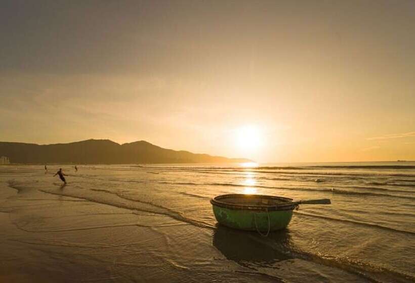 هتل Golden Sun Apartment By New Sky Travel