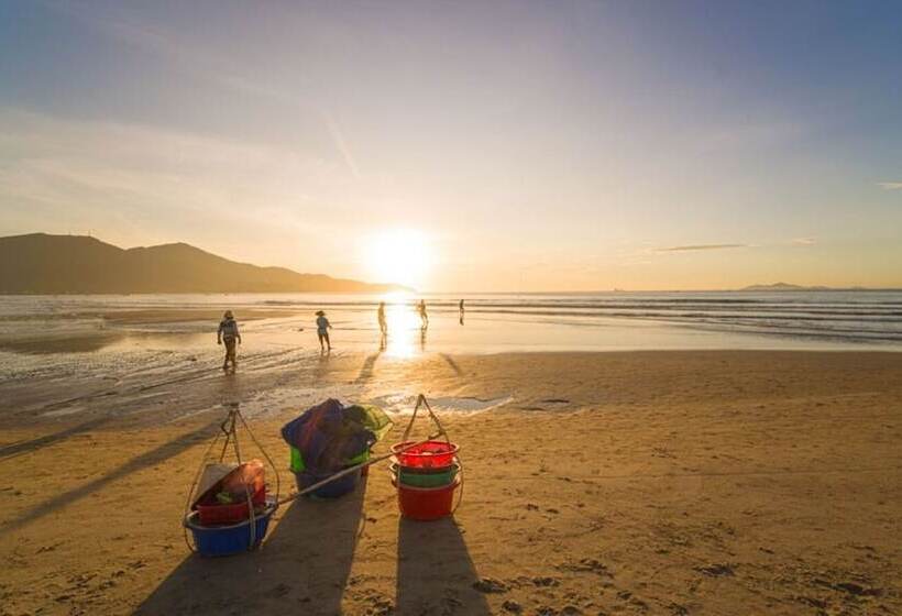 هتل Golden Sun Apartment By New Sky Travel