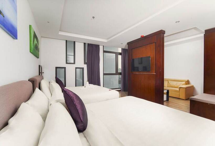 هتل Golden Sun Apartment By New Sky Travel