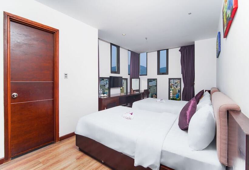 هتل Golden Sun Apartment By New Sky Travel