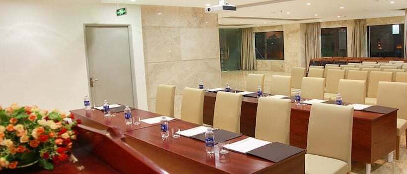 هتل Golden Sun Apartment By New Sky Travel