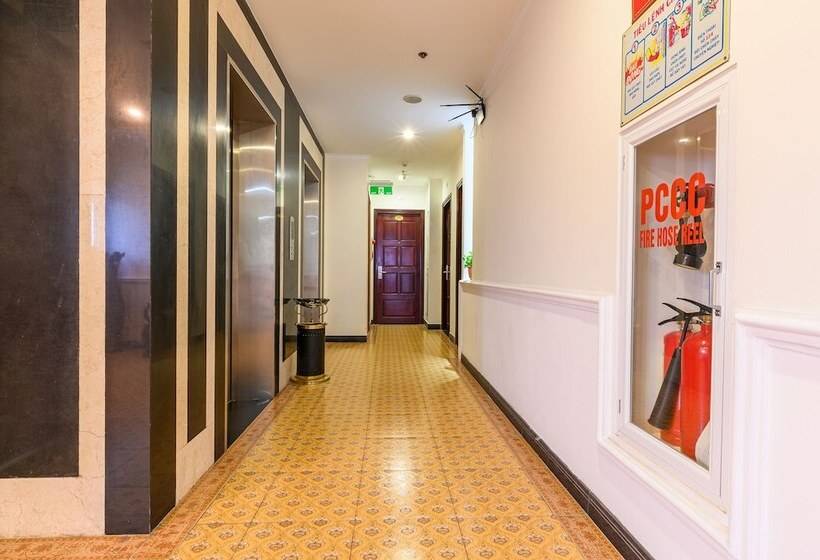 هتل Golden Sun Apartment By New Sky Travel