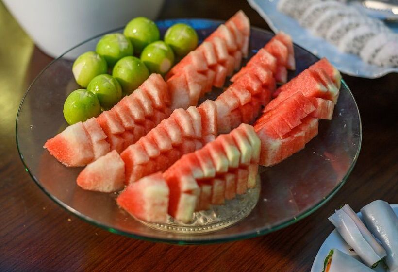 هتل Golden Sun Apartment By New Sky Travel